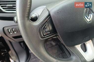 Минивэн Renault Scenic 2011 в 