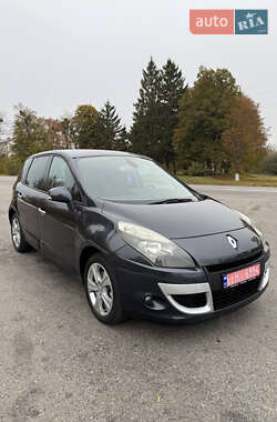 Минивэн Renault Scenic 2009 в 