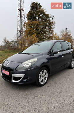 Минивэн Renault Scenic 2009 в 