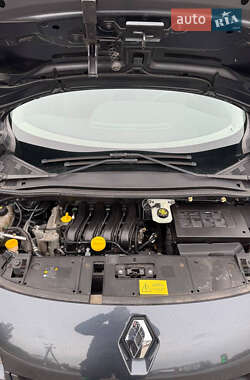 Минивэн Renault Scenic 2009 в 