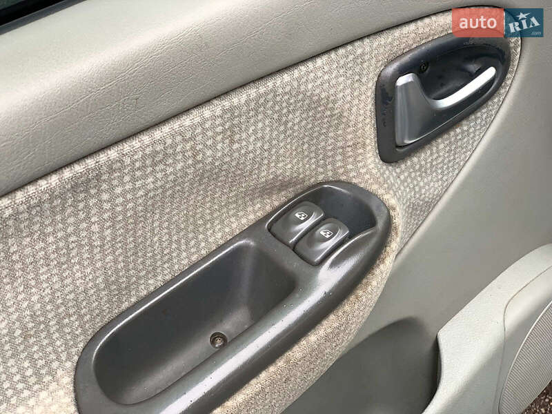 Минивэн Renault Scenic 2002 в Виннице