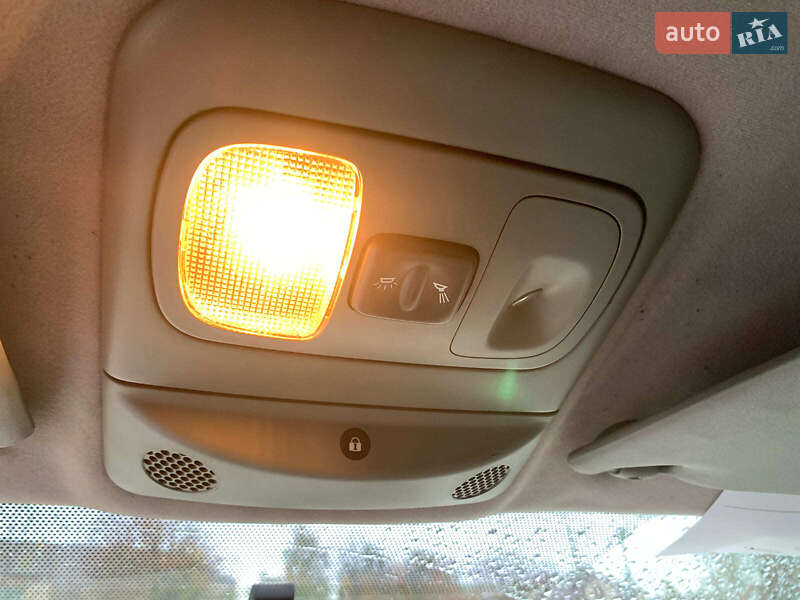 Минивэн Renault Scenic 2002 в Виннице