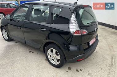 Минивэн Renault Scenic 2012 в 