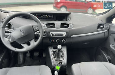 Минивэн Renault Scenic 2012 в 