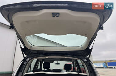 Минивэн Renault Scenic 2012 в 