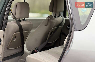 Мінівен Renault Scenic 2004 в  фото 14 Мінівен Renault Scenic 2004 в