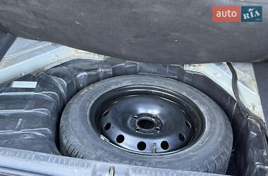 Минивэн Renault Scenic 2008 в  фото 20 Минивэн Renault Scenic 2008 в
