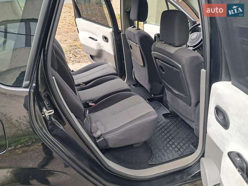 Минивэн Renault Scenic 2006 в Черновцах