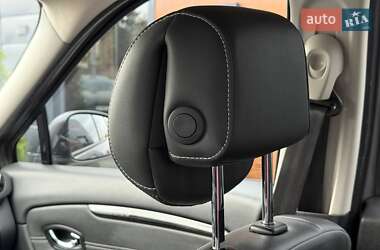 Мінівен Renault Scenic 2012 в  фото 56 Мінівен Renault Scenic 2012 в