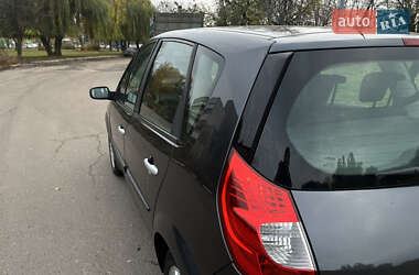 Мінівен Renault Scenic 2006 в  фото 10 Мінівен Renault Scenic 2006 в