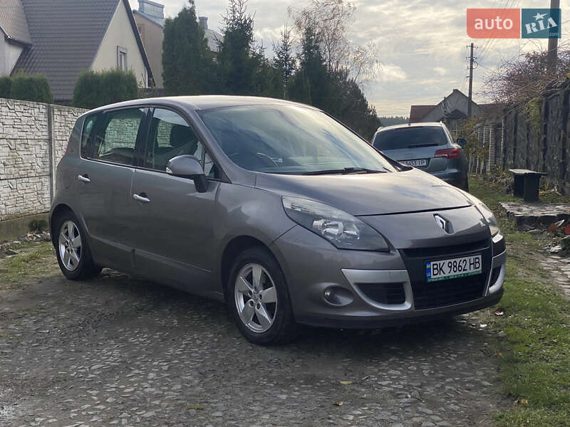 Минивэн Renault Scenic 2011 в Ровно