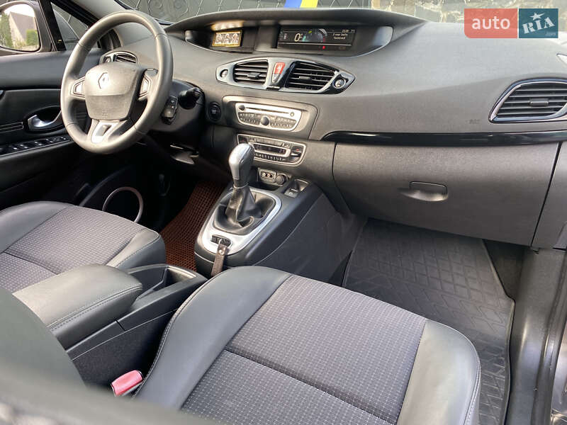 Минивэн Renault Scenic 2011 в Ровно