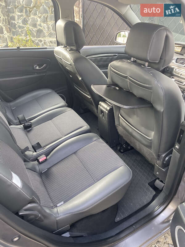 Минивэн Renault Scenic 2011 в Ровно