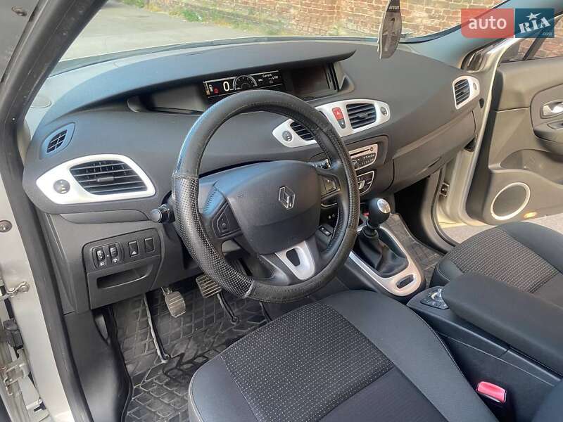 Мінівен Renault Scenic 2009 в Чернігові