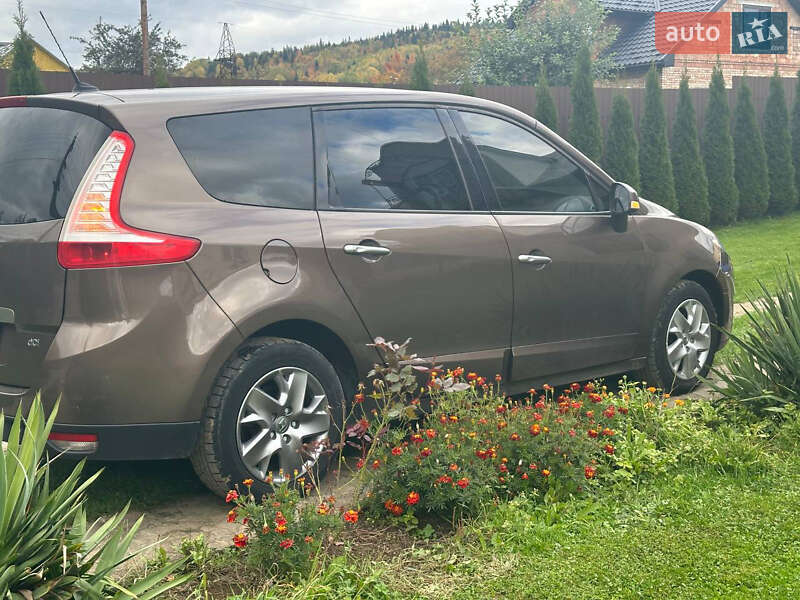 Минивэн Renault Scenic 2011 в Ивано-Франковске