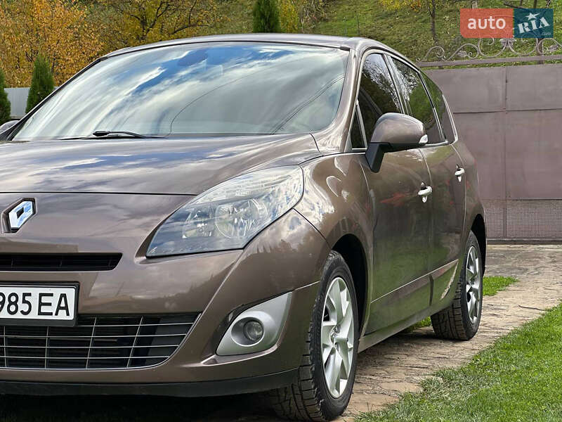 Минивэн Renault Scenic 2011 в Ивано-Франковске