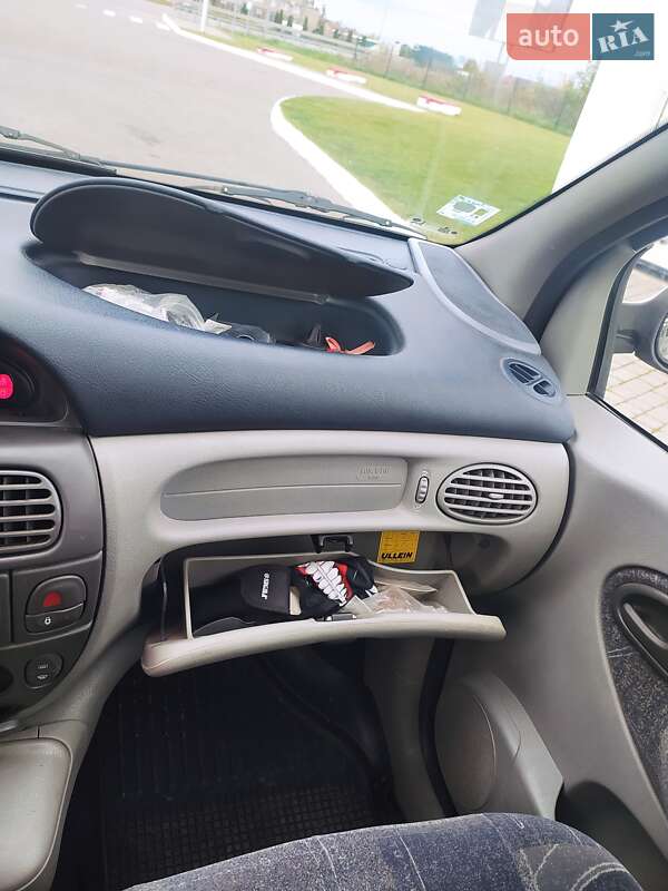 Минивэн Renault Scenic 2000 в Ровно