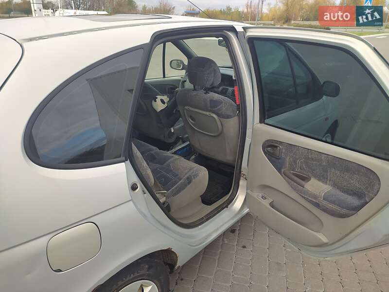 Минивэн Renault Scenic 2000 в Ровно