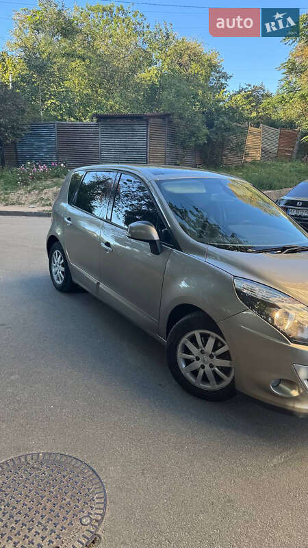 Минивэн Renault Scenic 2010 в Киеве