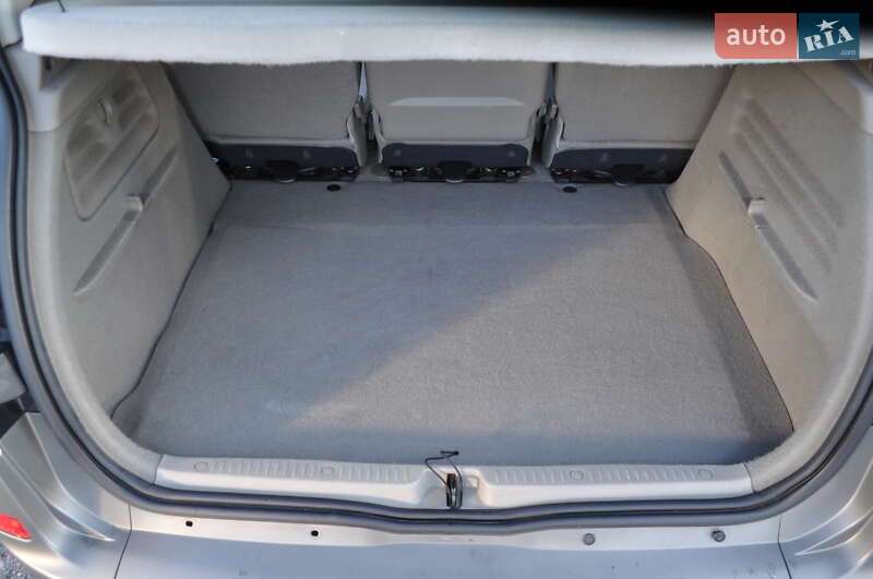 Минивэн Renault Scenic 2004 в Киеве фото 50 Минивэн Renault Scenic 2004 в Киеве