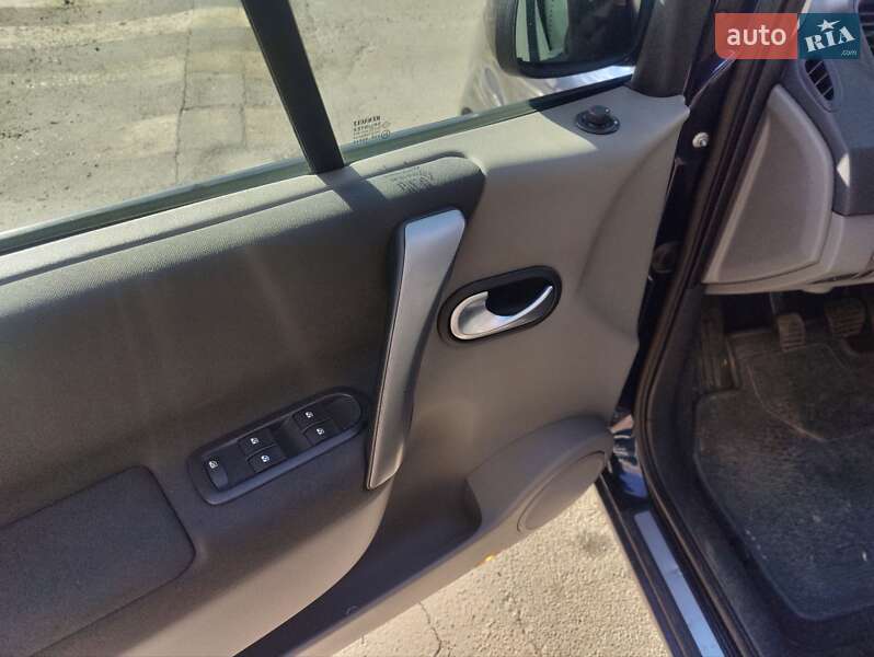 Мінівен Renault Scenic 2007 в Луцьку