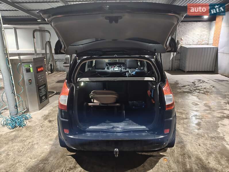 Минивэн Renault Scenic 2008 в Ромнах