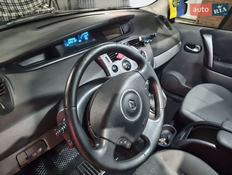 Минивэн Renault Scenic 2008 в Ромнах