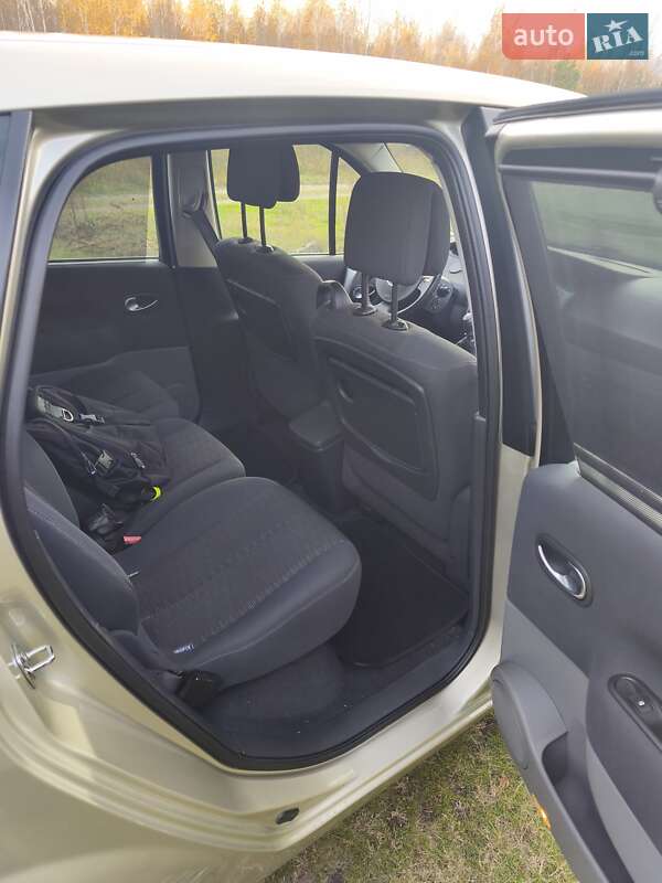 Мінівен Renault Scenic 2007 в Радомишлі