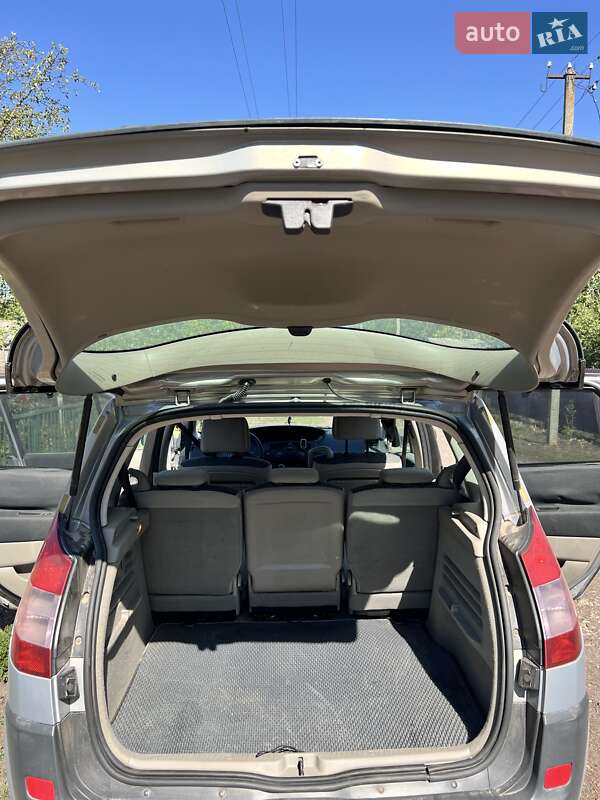Мінівен Renault Scenic 2003 в Олександрії фото 10 Мінівен Renault Scenic 2003 в Олександрії