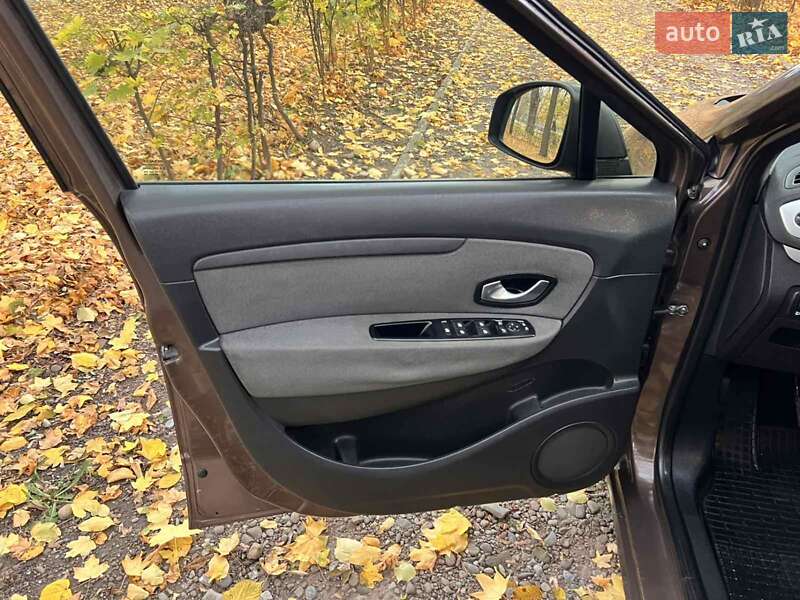 Минивэн Renault Scenic 2011 в Черновцах фото 48 Минивэн Renault Scenic 2011 в Черновцах