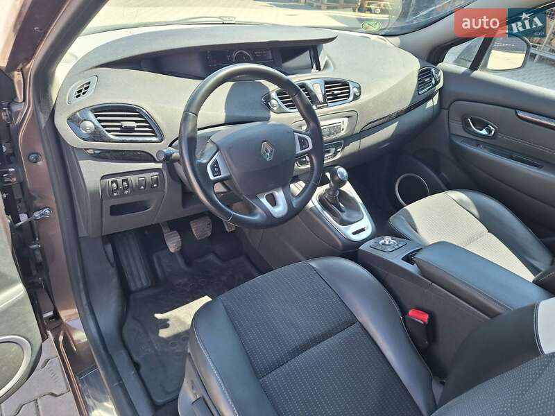 Мінівен Renault Scenic 2013 в Нововолинську