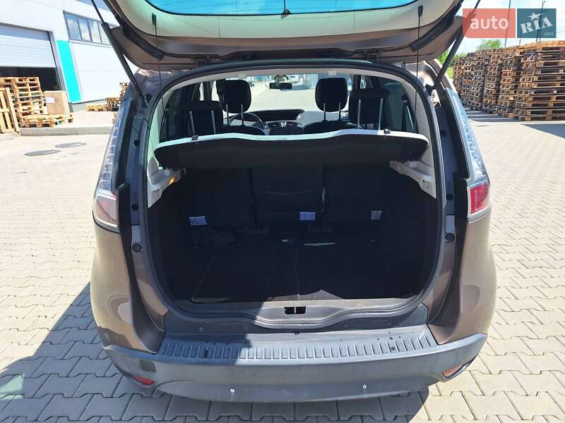 Мінівен Renault Scenic 2013 в Нововолинську