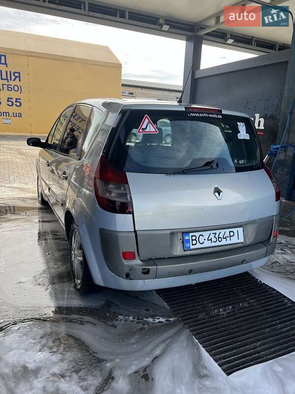 Мінівен Renault Scenic 2004 в Новояворівську