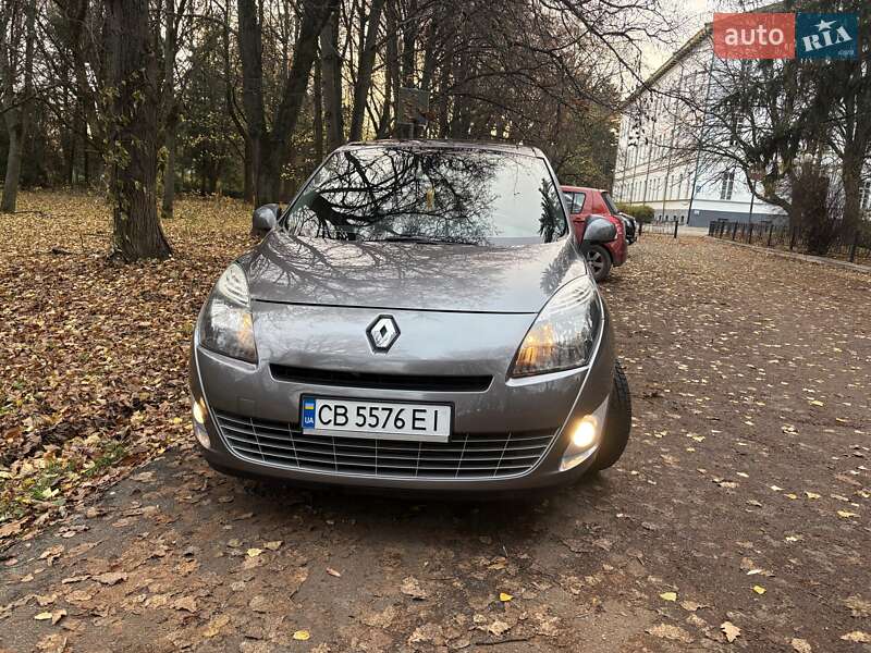 Мінівен Renault Scenic 2012 в Ніжині