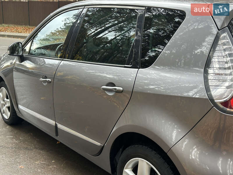 Мінівен Renault Scenic 2015 в Львові