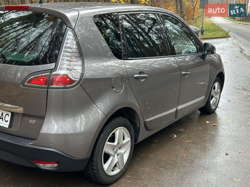 Мінівен Renault Scenic 2015 в Львові