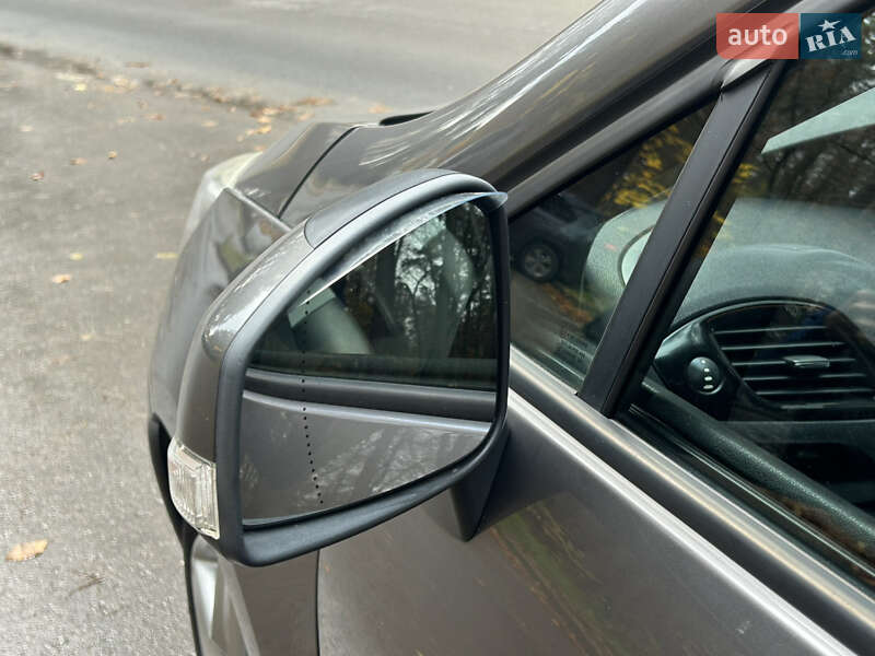 Мінівен Renault Scenic 2015 в Львові