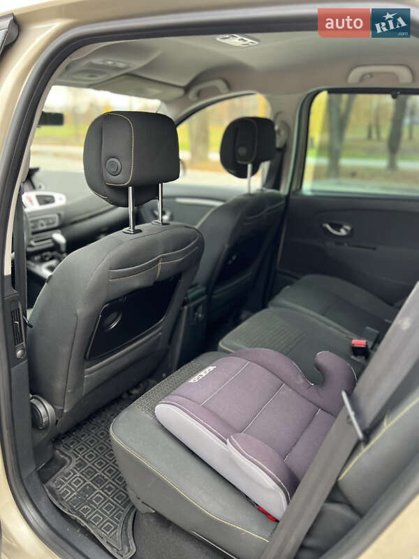 Минивэн Renault Scenic 2010 в Луцке фото 40 Минивэн Renault Scenic 2010 в Луцке