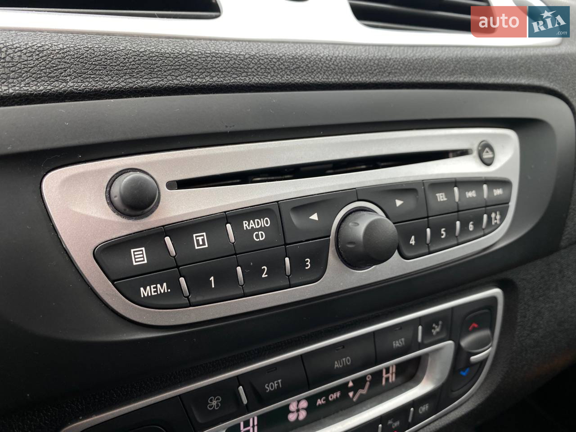 2010 Renault Scenic - мініатюра 17