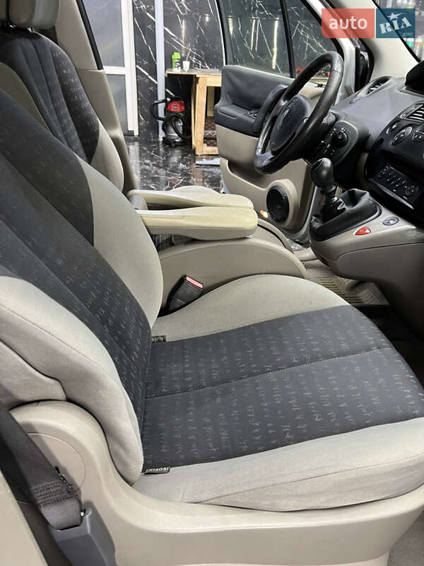 Мінівен Renault Scenic 2003 в Львові фото 20 Мінівен Renault Scenic 2003 в Львові