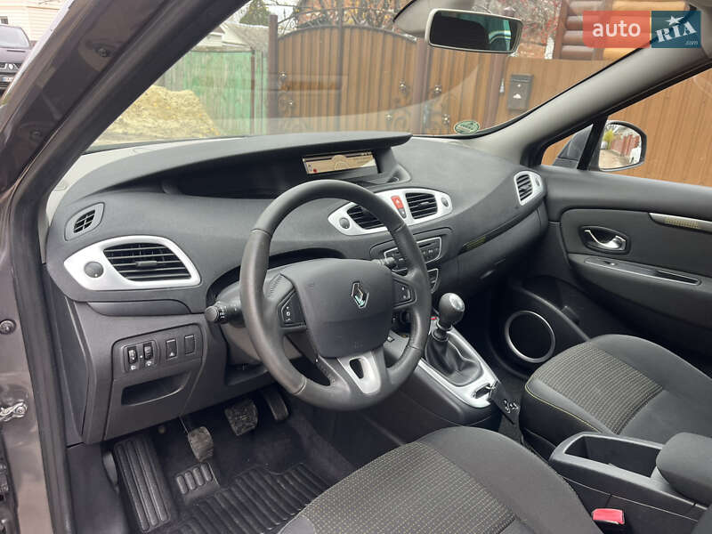 Мінівен Renault Scenic 2010 в Охтирці фото 36 Мінівен Renault Scenic 2010 в Охтирці