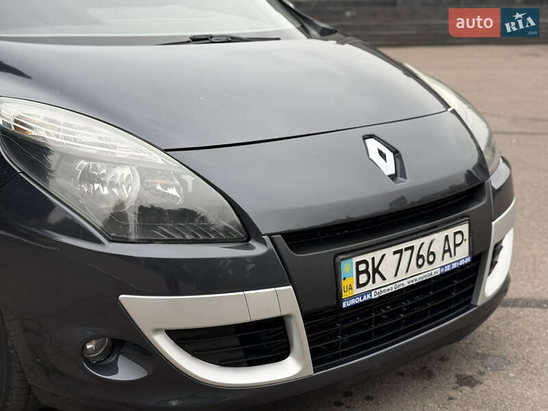 Минивэн Renault Scenic 2011 в Ровно