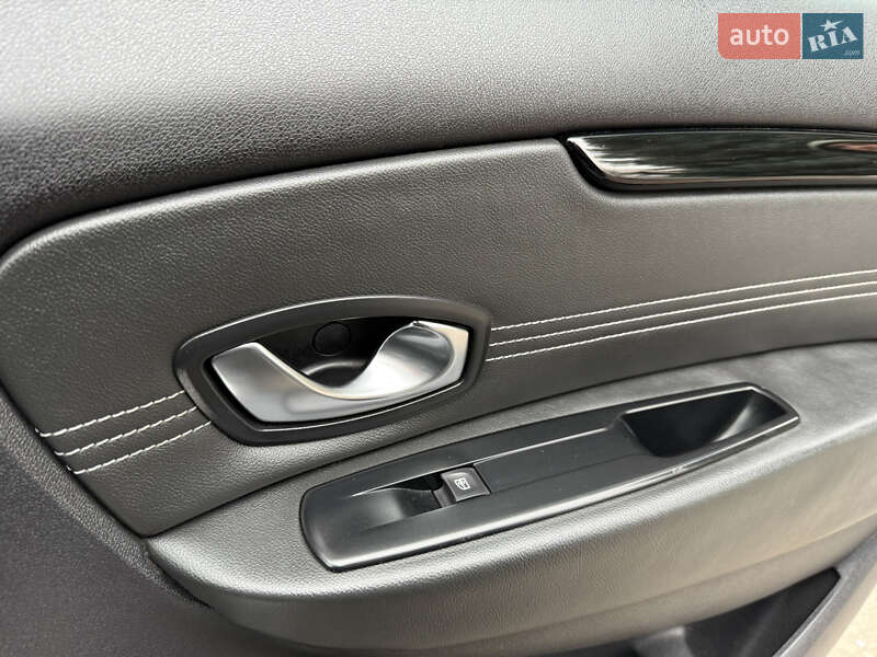 Минивэн Renault Scenic 2011 в Ровно