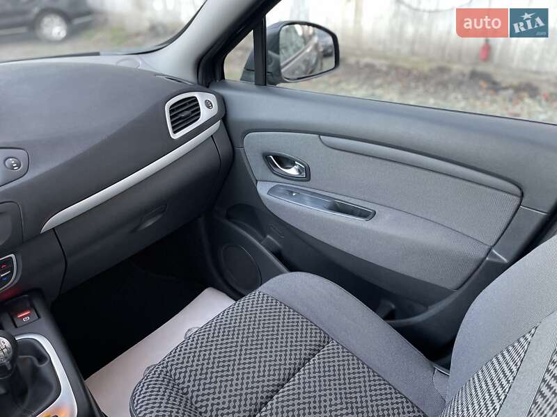 Мінівен Renault Scenic 2011 в Сумах