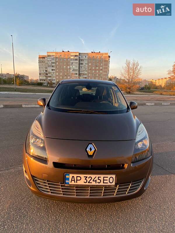 Мінівен Renault Scenic 2010 в Запоріжжі