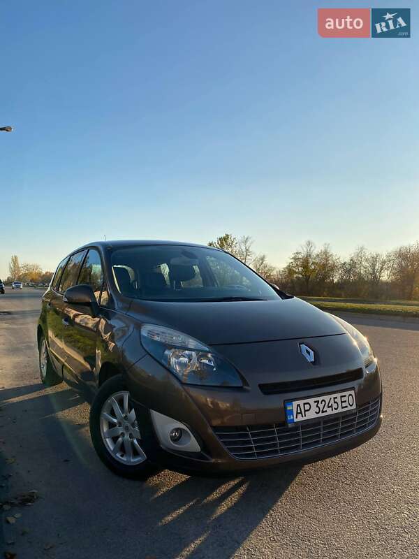 Мінівен Renault Scenic 2010 в Запоріжжі