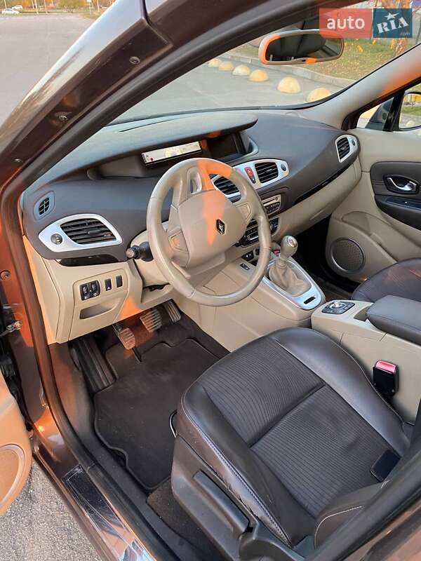 Мінівен Renault Scenic 2010 в Запоріжжі