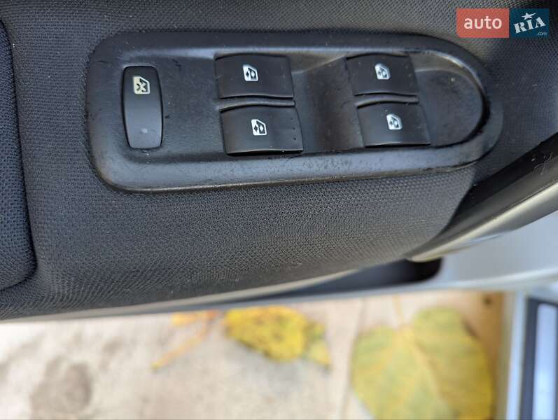 Мінівен Renault Scenic 2006 в Дубні