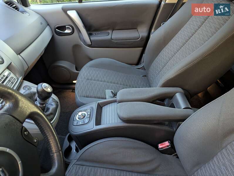 Мінівен Renault Scenic 2006 в Дубні