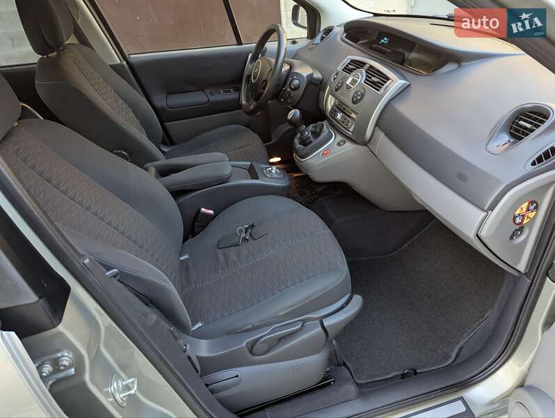 Мінівен Renault Scenic 2006 в Дубні
